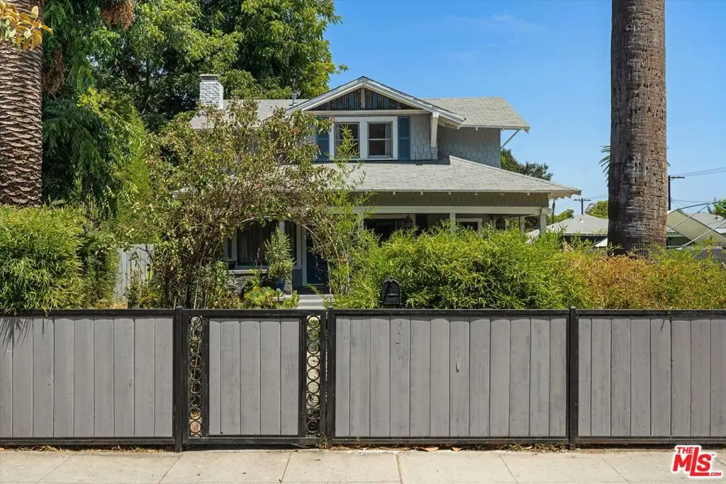 Single Family Residence for sale at 790 N El Molino Avenue, Pasadena, CA featuring 6 beds and 6 baths