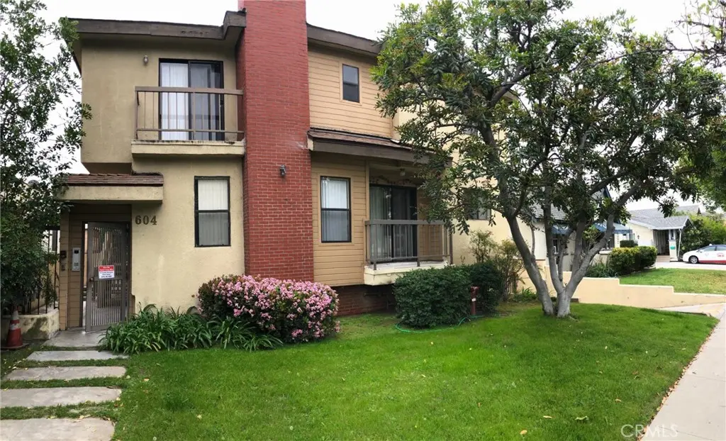 Residential Lease for rent at 604 W Milford Street 2, Glendale, Los Angeles County, CA featuring 3 beds and 3 baths