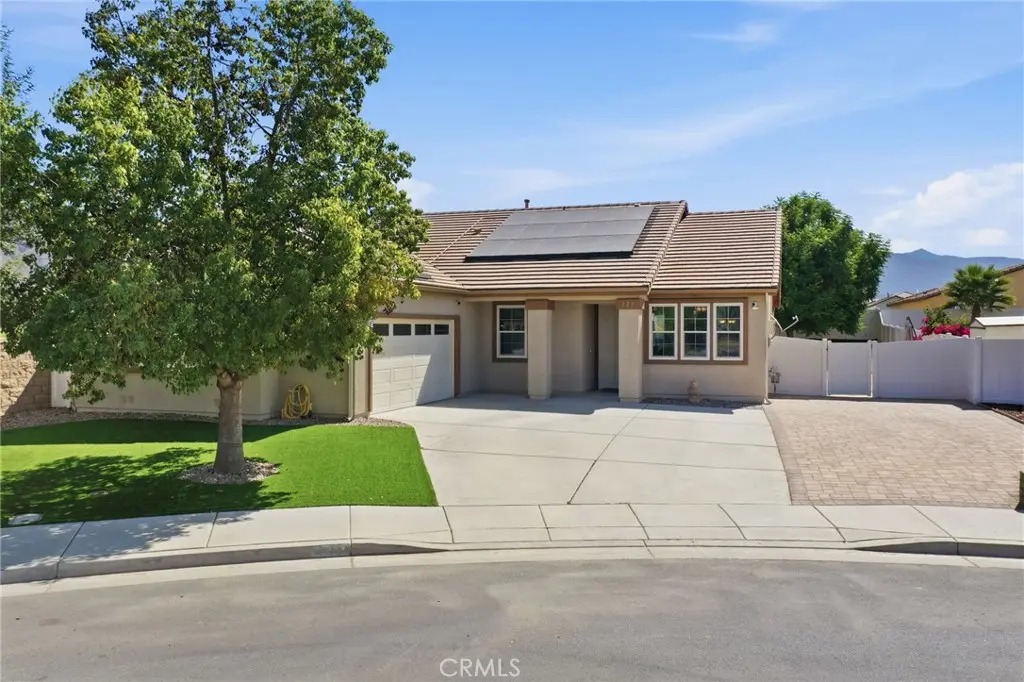 Single Family Residence for sale at 123 Lily, San Jacinto, CA featuring 4 beds and 2 baths