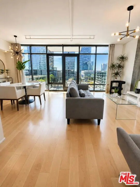Condominium for sale at 1100 S Hope Street 814, Los Angeles, CA featuring 1 bed and 1 bath