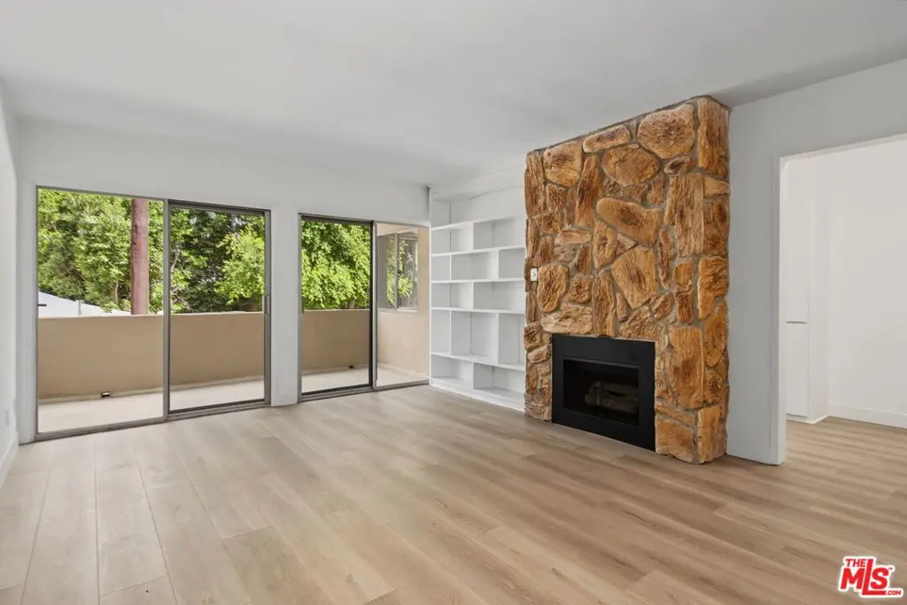 Residential Lease for rent at 16169 W Sunset Boulevard 203, Los Angeles, Los Angeles County, CA featuring 1 bed and 1 bath