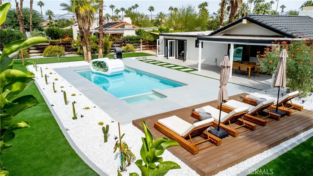 515 N Burton Way, Palm Springs, CA — listing photo 1