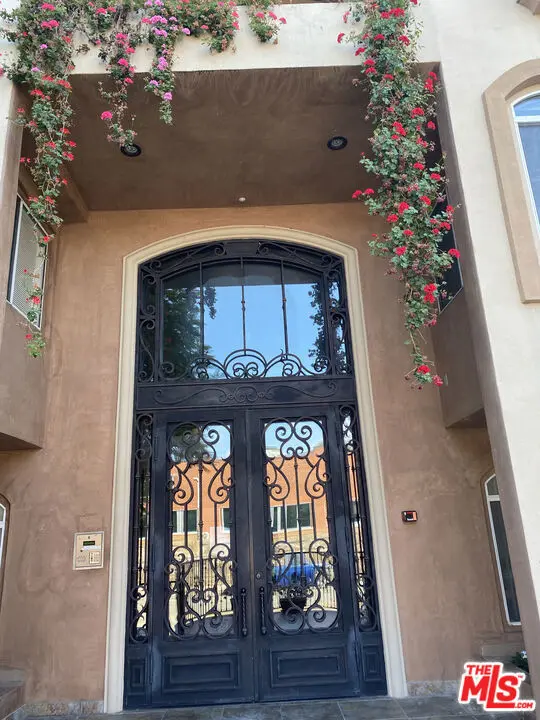 Condominium for rent at 1255 Federal Avenue 207, Los Angeles, CA featuring 3 beds and 3 baths