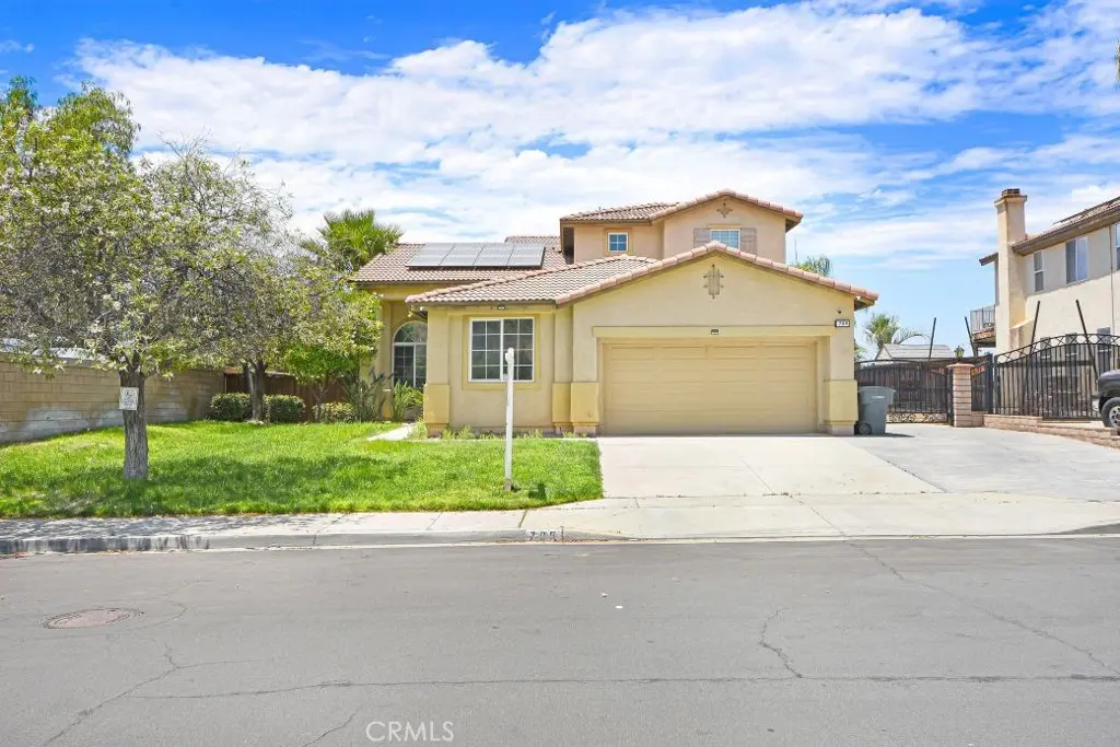 Residential Lease for rent at 709 E Agape Avenue, San Jacinto, Riverside County, CA featuring 5 beds and 3 baths