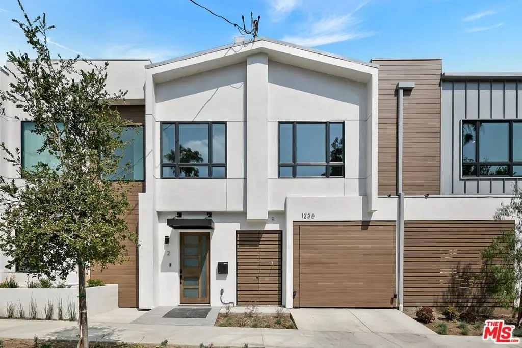 Residential Lease for rent at 1236 N Spaulding Avenue 2, West Hollywood, Los Angeles County, CA featuring 2 beds and 3 baths