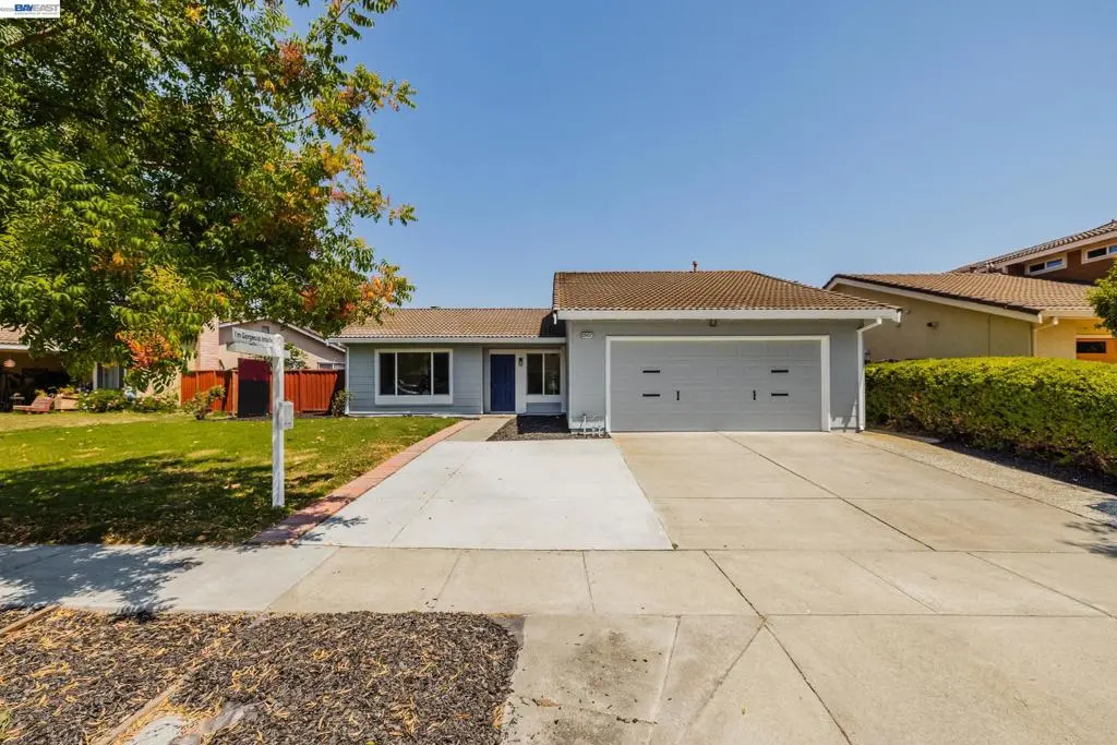 Single Family Residence for sale at 33457 Caliban Dr, Fremont, CA featuring 3 beds and 2 baths