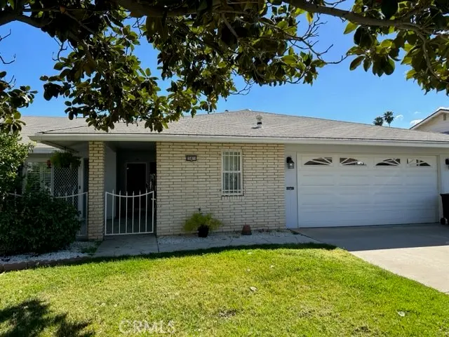 Residential Lease for rent at 25871 Mccall, Sun City, Riverside County, CA featuring 2 beds and 2 baths