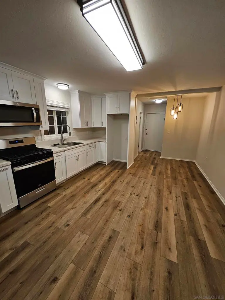 Apartment for rent at 520 Glover AVE B, Chula Vista, CA featuring 2 beds and 1 bath