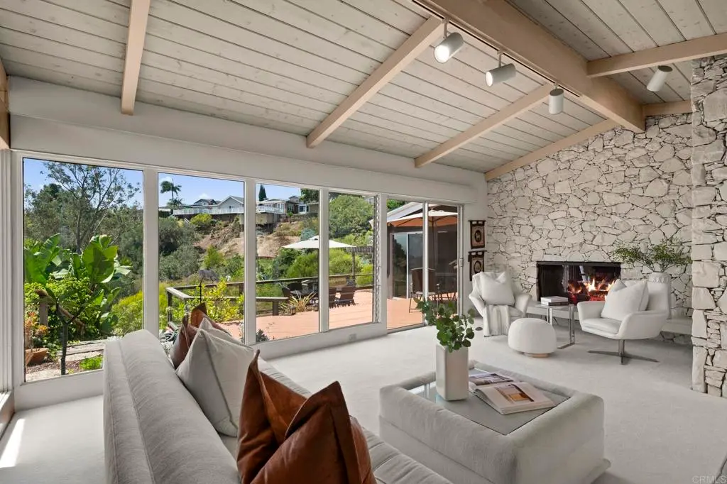 5860 Cactus Way, La Jolla, CA — listing photo 1