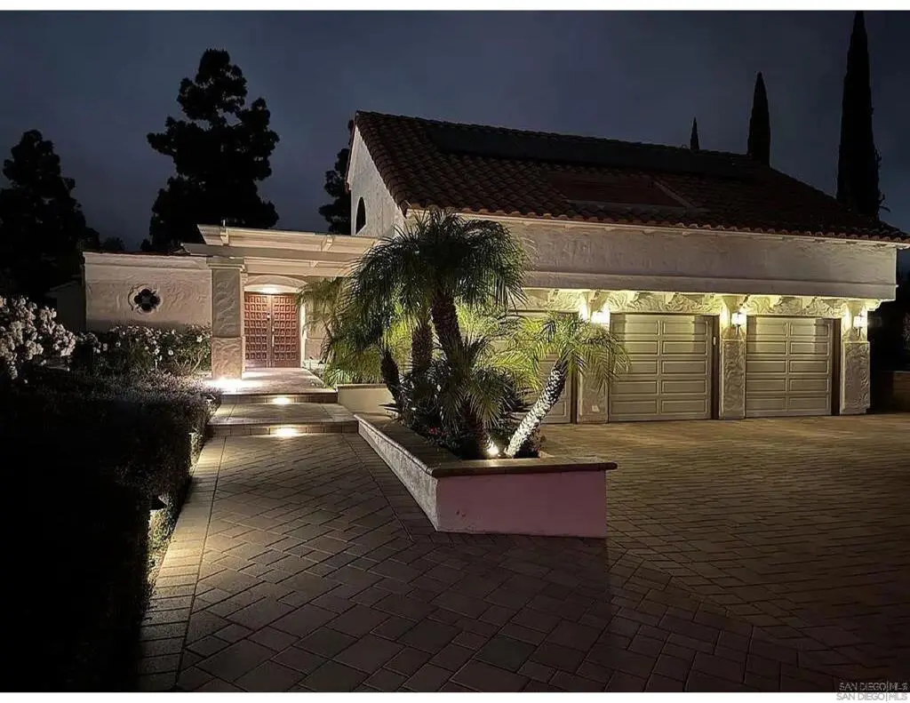 Single Family Residence for rent at 12226 Kingsgate Sq, San Diego, CA featuring 3 beds and 3 baths