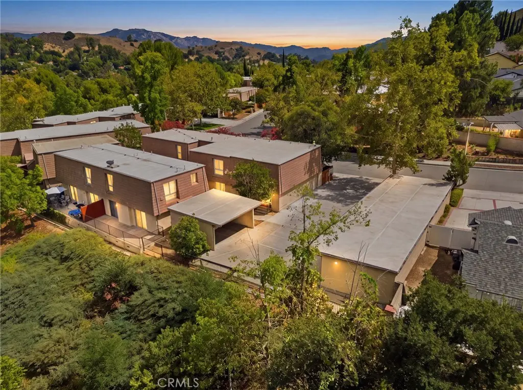 Townhouse for sale at 27511 Endeavor St, Agoura Hills, CA featuring 2 beds and 2 baths