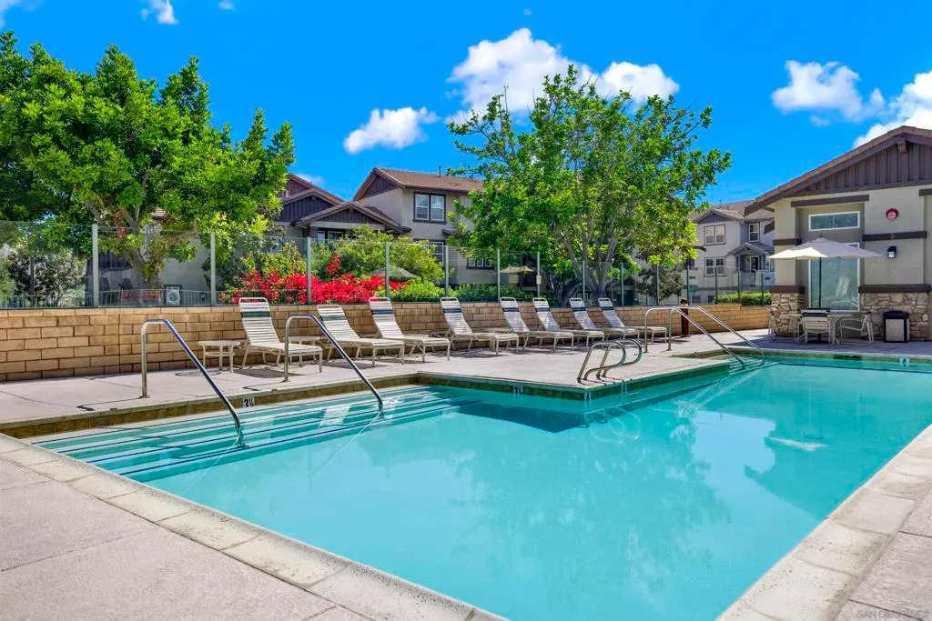 Single Family Residence for rent at 16915 Hutchins Landing 55, San Diego, CA featuring 2 beds and 2 baths