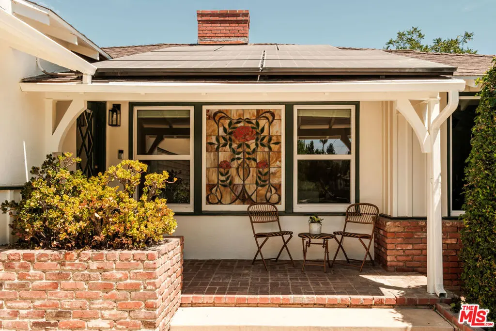 Single Family Residence for sale at 5640 Greenbush Avenue, Los Angeles, CA featuring 3 beds and 2 baths