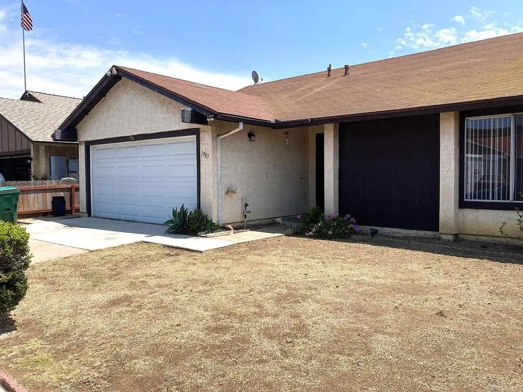 Single Family Residence for rent at 1983 Cantamar Rd, San Diego, CA featuring 3 beds and 2 baths