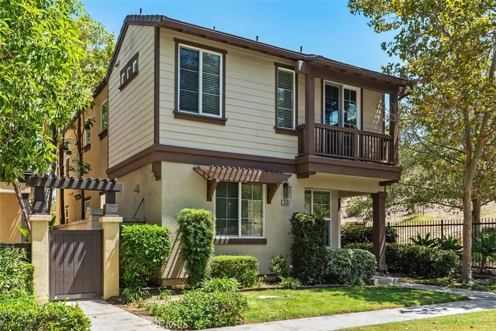 Residential Lease for rent at 34 Paperwhite, Irvine, Orange County, CA featuring 3 beds and 3 baths