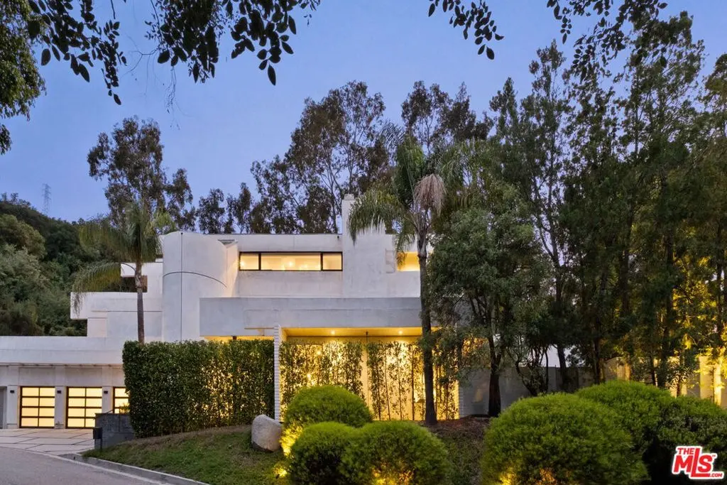 Single Family Residence for sale at 11210 Briarcliff Lane, Los Angeles, CA featuring 5 beds and 5 baths