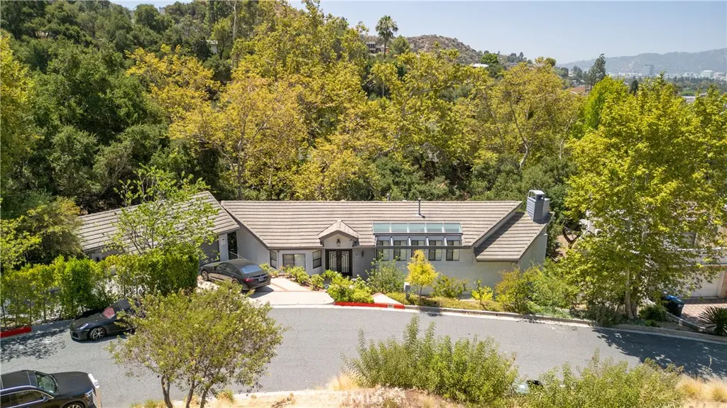 1864 Arvin Drive, Glendale, CA — listing photo 1
