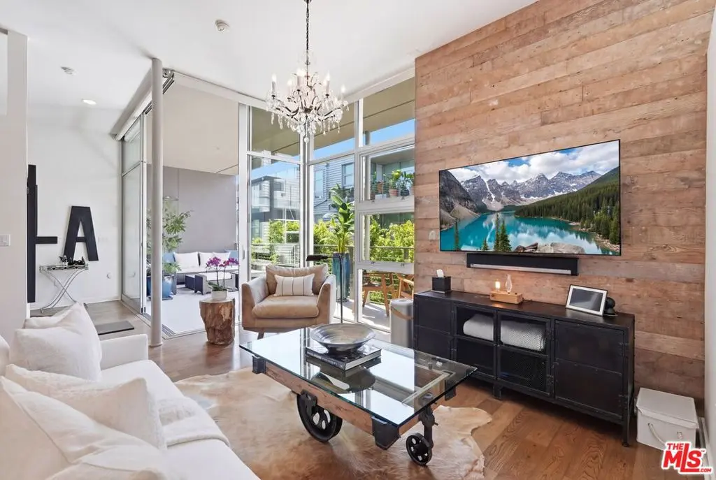 4080 Glencoe Avenue 317, Marina Del Rey, CA — listing photo 1
