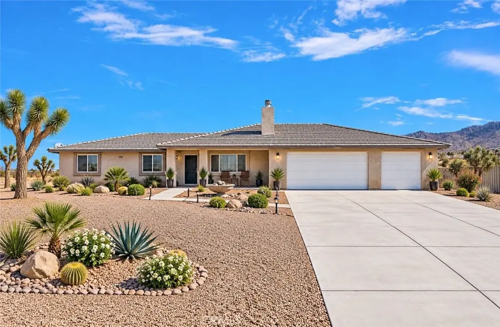 23520 Pala, Apple Valley, CA — listing photo 1