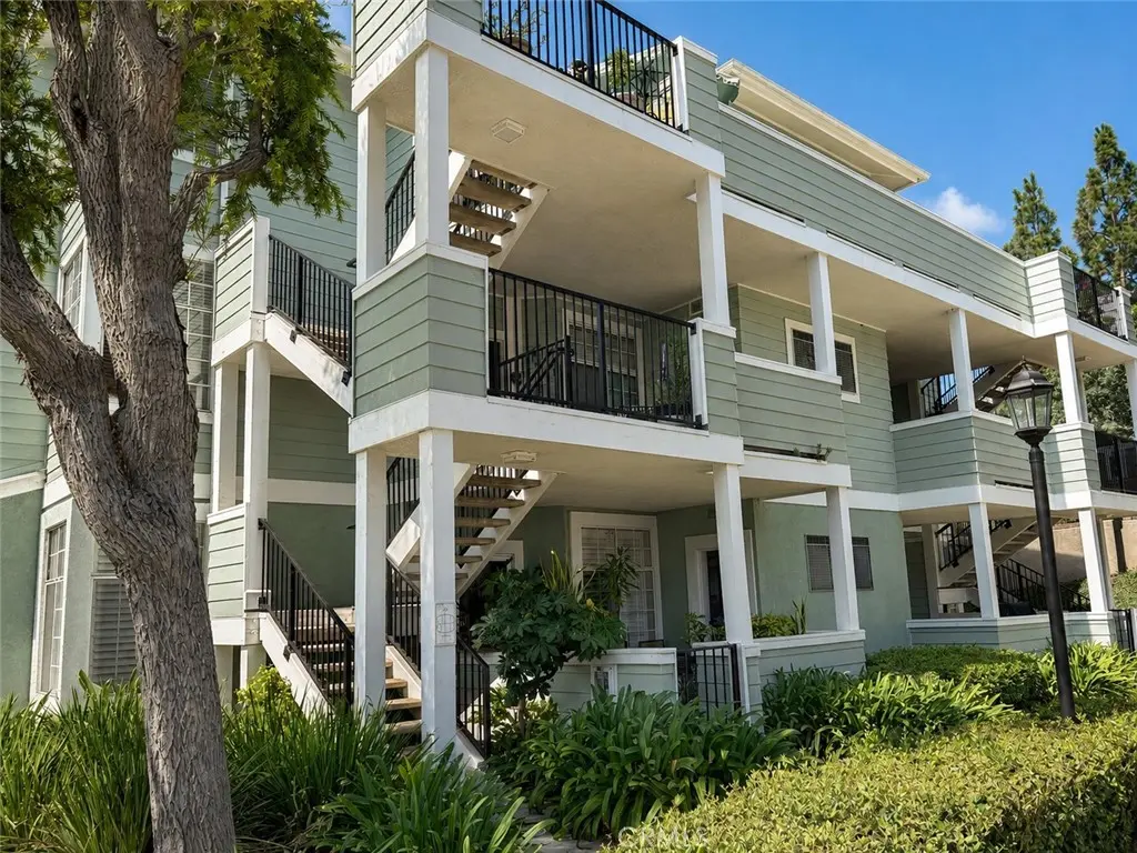 Condominium for sale at 23412 Pacific Park 39J, Aliso Viejo, CA featuring 1 bed and 1 bath