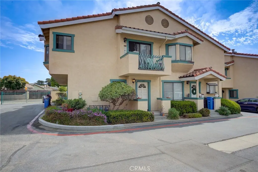 1277 Belridge 11C, Oceano, CA — listing photo 1
