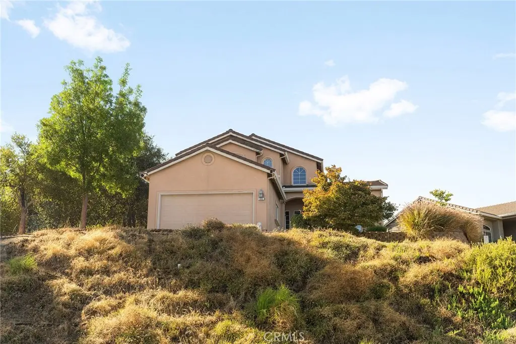 Single Family Residence for sale at 304 Mira Loma Drive, Oroville, CA featuring 5 beds and 3 baths