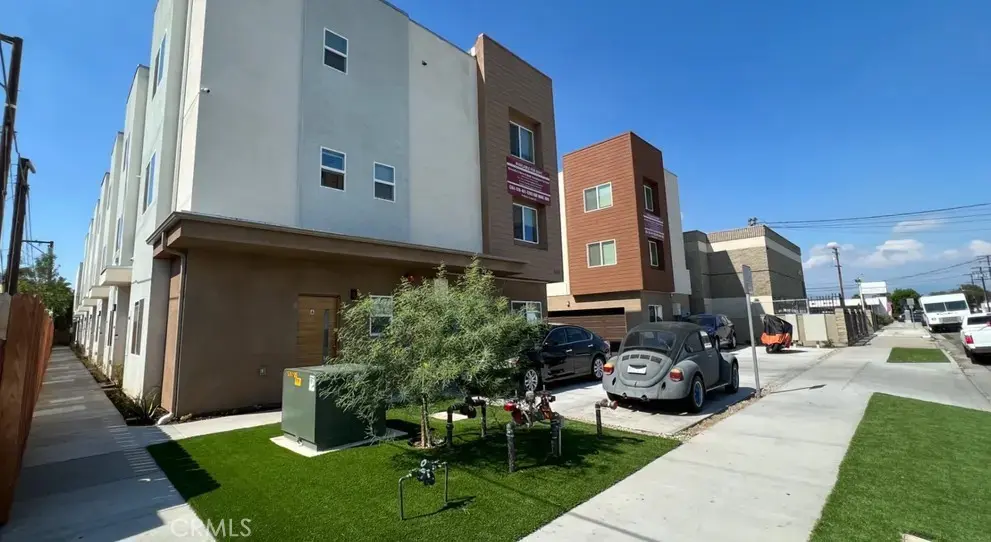 Residential Lease for rent at 1029 South Montebello Boulevard D, Montebello, Los Angeles County, CA featuring 5 beds and 4 baths