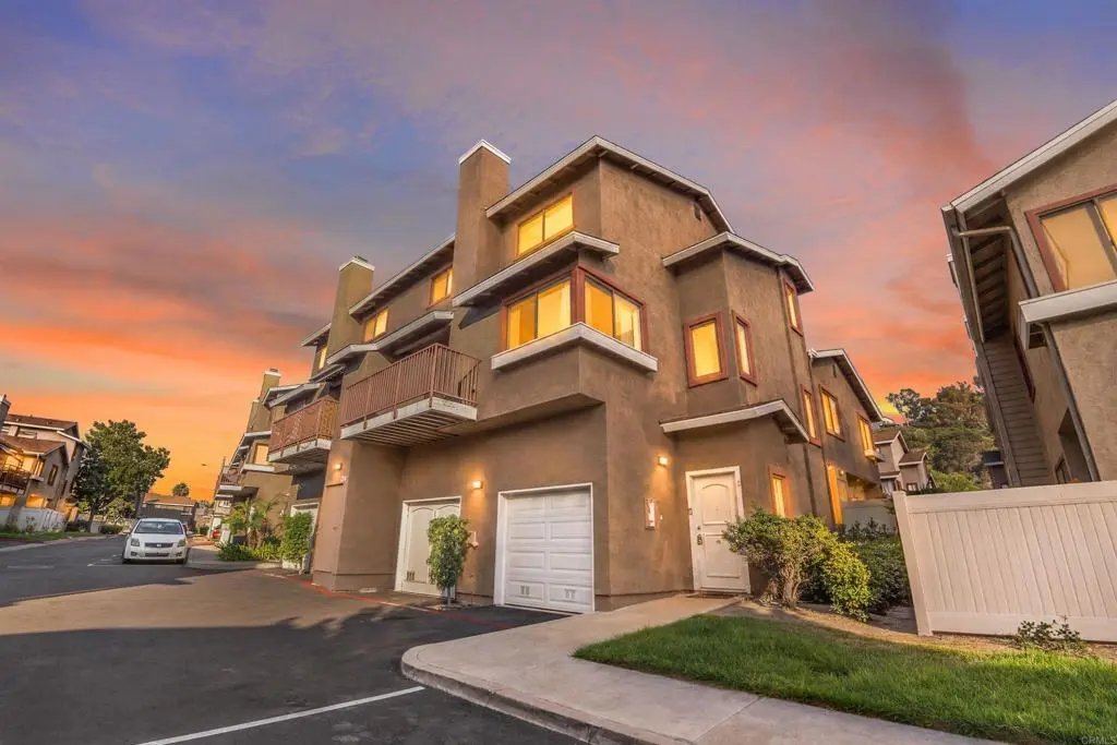 Condominium for sale at 584 Portsmouth Drive D, Chula Vista, CA featuring 2 beds and 3 baths
