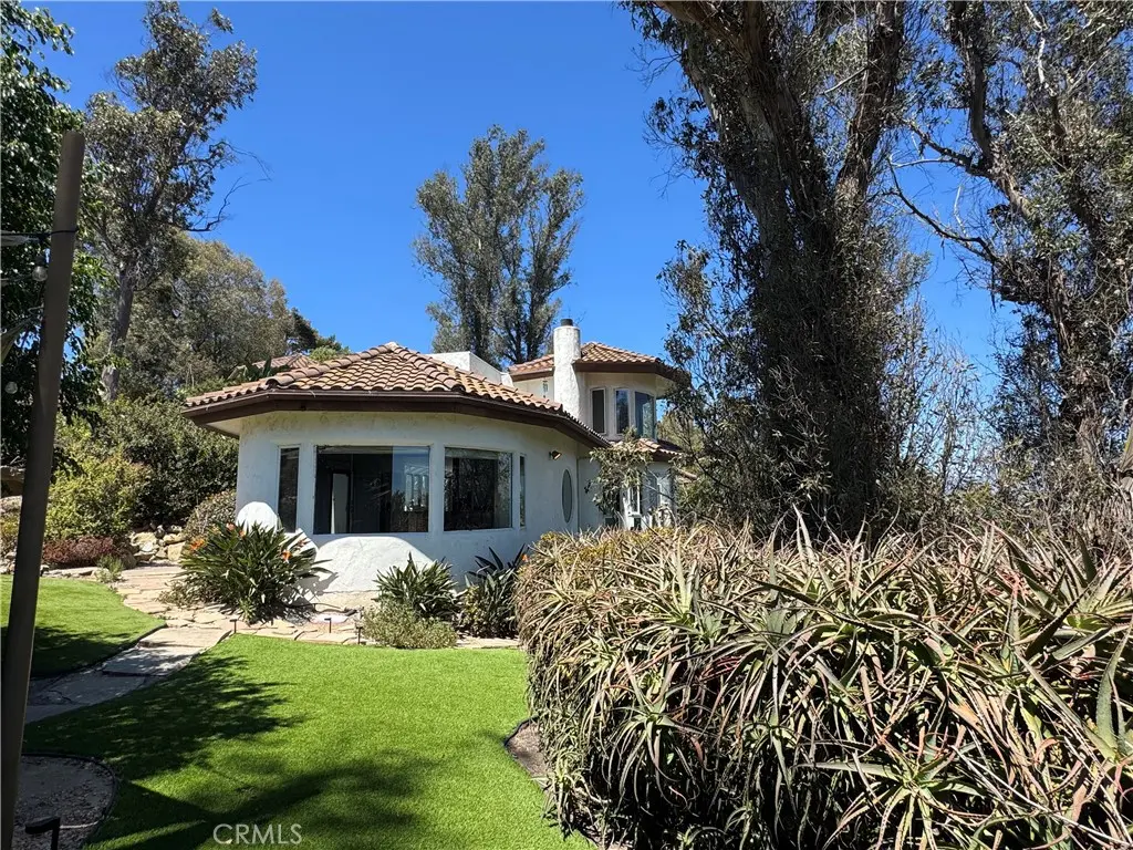 Single Family Residence for rent at 28912 Top Of The World Drive, Laguna Beach, CA featuring 4 beds and 3 baths