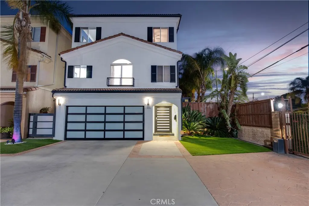 7330 De Soto, Canoga Park, CA — listing photo 1