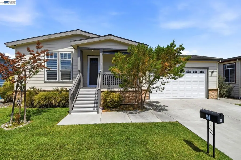 Manufactured In Park for sale at 1945 Piner Rd, Santa Rosa, CA featuring 2 beds and 2 baths