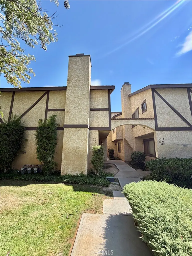 1316 W Avenue J4, Lancaster, CA — listing photo 1
