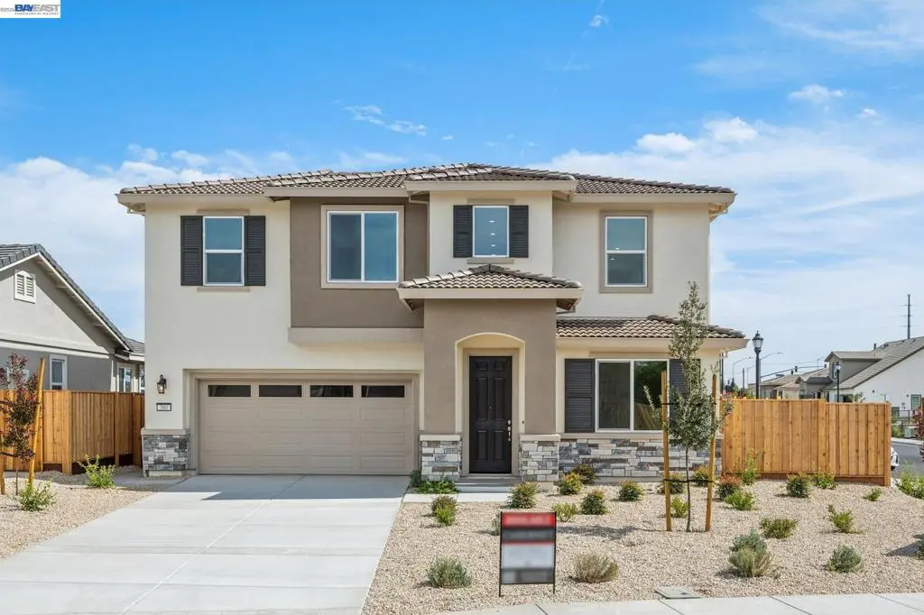 Single Family Residence for sale at 300 Colfax Ln, Oakley, CA featuring 4 beds and 3 baths