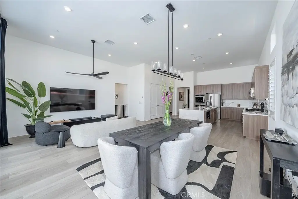 Residential Lease for rent at 264 Mustang Lane, Palm Springs, Riverside County, CA featuring 3 beds and 4 baths