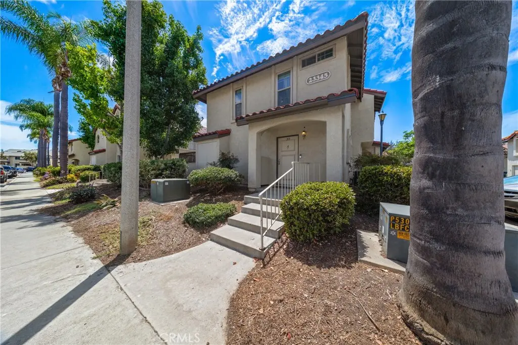 23345 La Crescenta, Mission Viejo, CA — listing photo 1