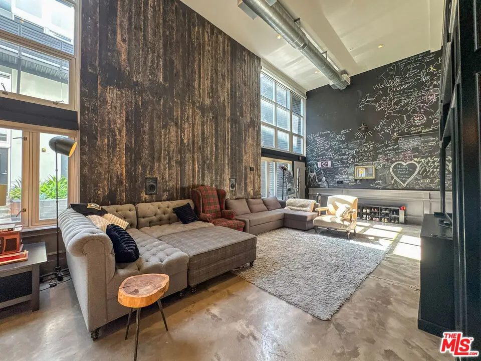 1037 N Laurel Avenue 10B, West Hollywood, CA — listing photo 1
