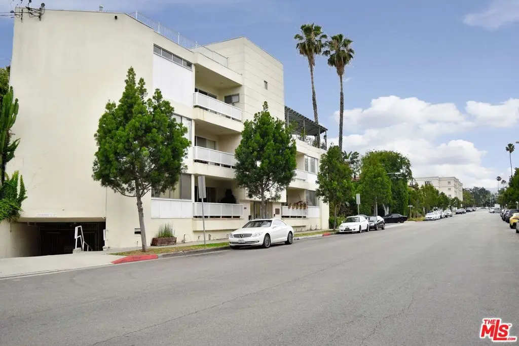 Residential Lease for rent at 223 S Lasky Drive, Beverly Hills, Los Angeles County, CA featuring 3 beds and 3 baths