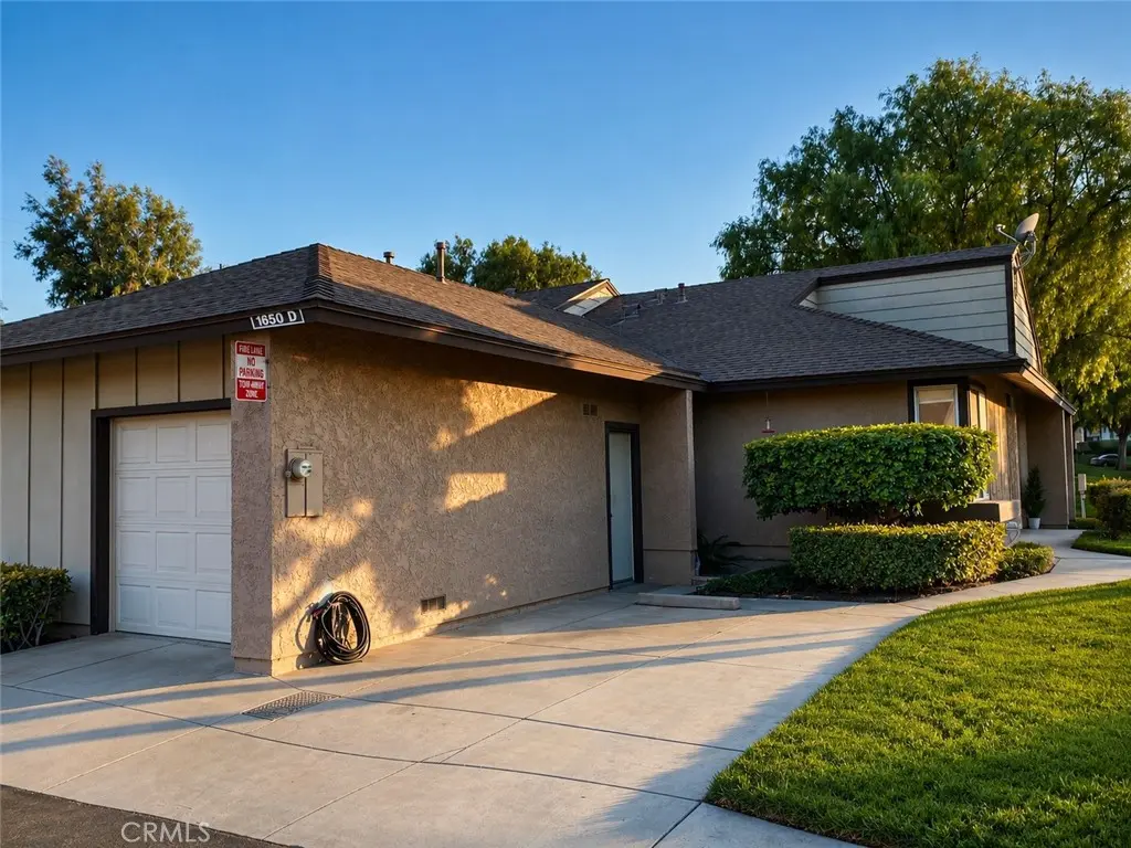 Condominium for sale at 1650 Apricot D, Corona, CA featuring 2 beds and 2 baths