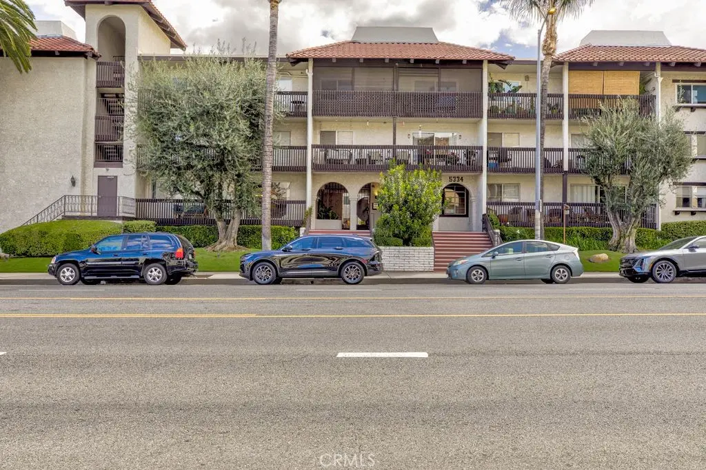 5334 Lindley, Los Angeles, CA — listing photo 1