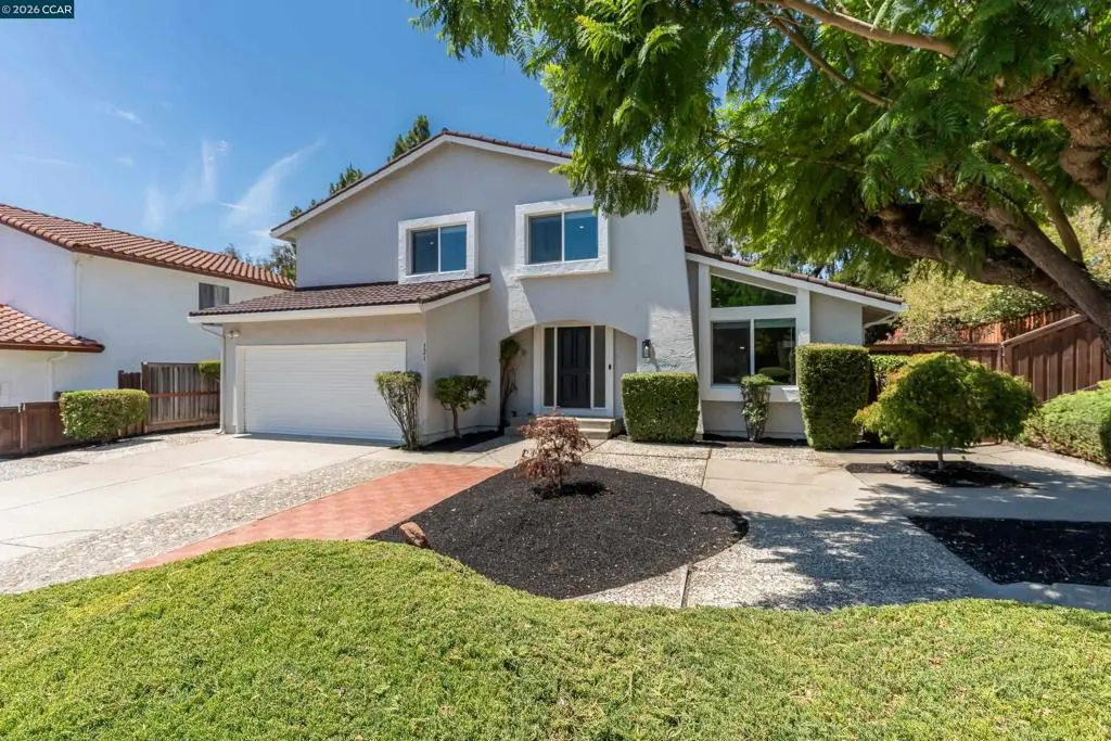 Single Family Residence for rent at 121 Violet Rd, Hercules, CA featuring 4 beds and 3 baths