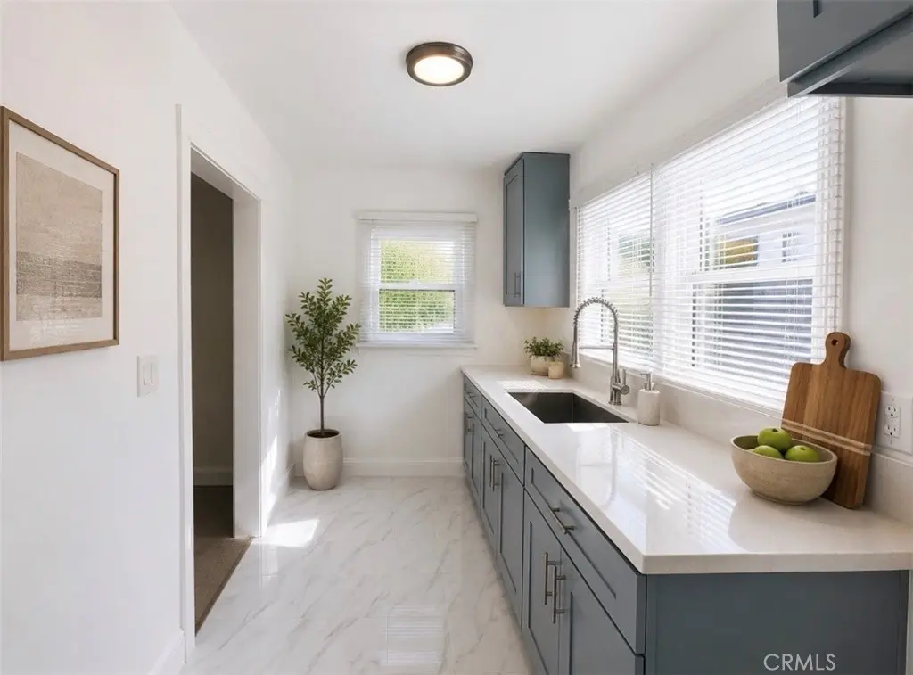 Duplex for sale at 4215 S Budlong, Los Angeles, CA