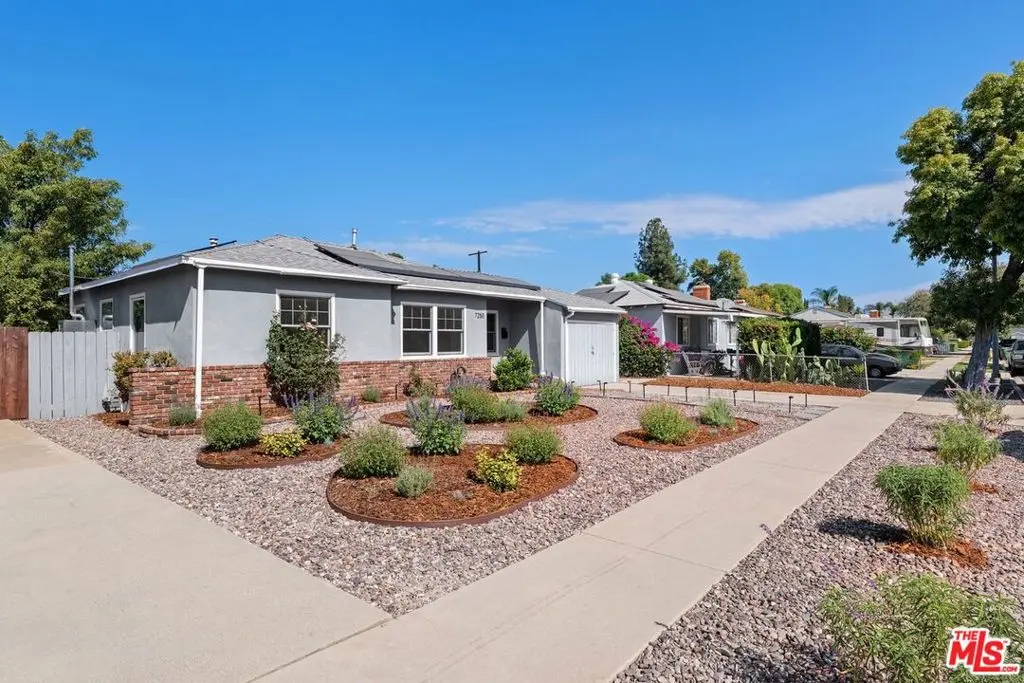 Single Family Residence for sale at 7253 Yolanda Avenue, Los Angeles, CA featuring 2 beds and 2 baths