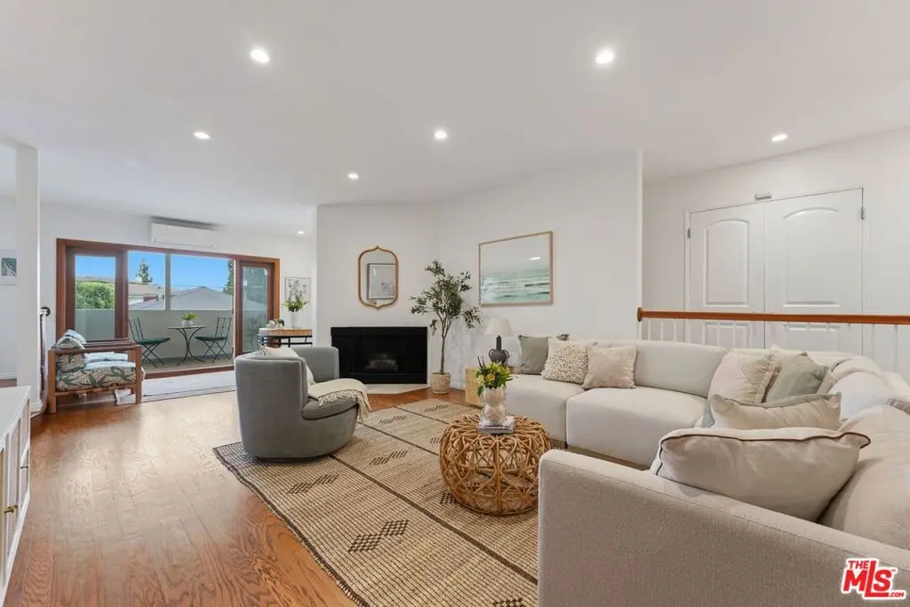 944 17th Street 6, Santa Monica, CA — listing photo 1