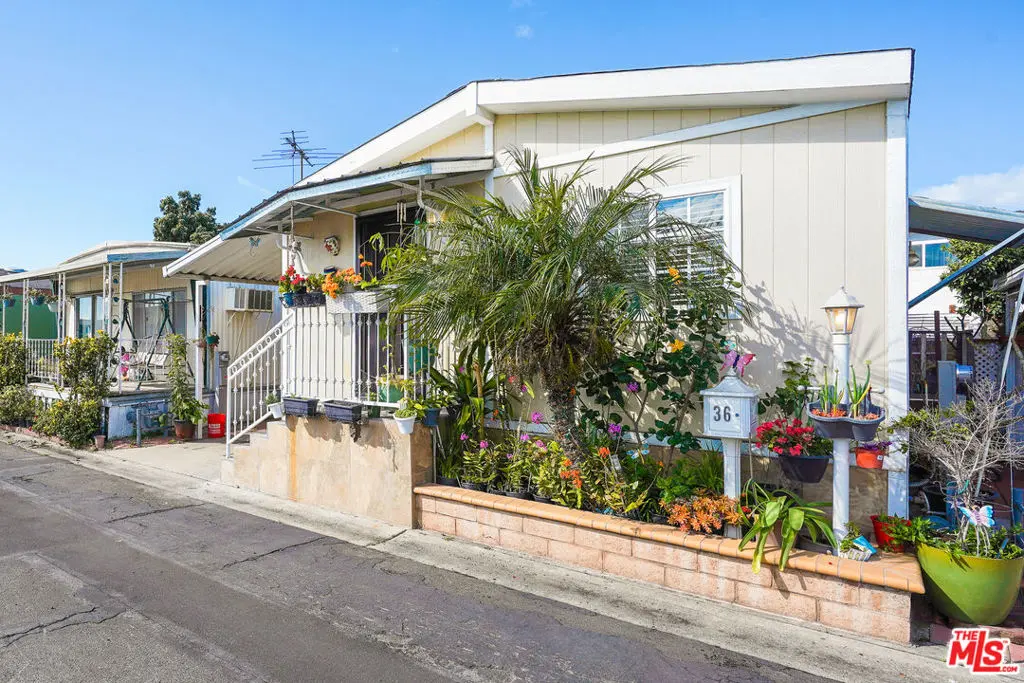 15717 Woodruff Avenue 36, Bellflower, CA — listing photo 1