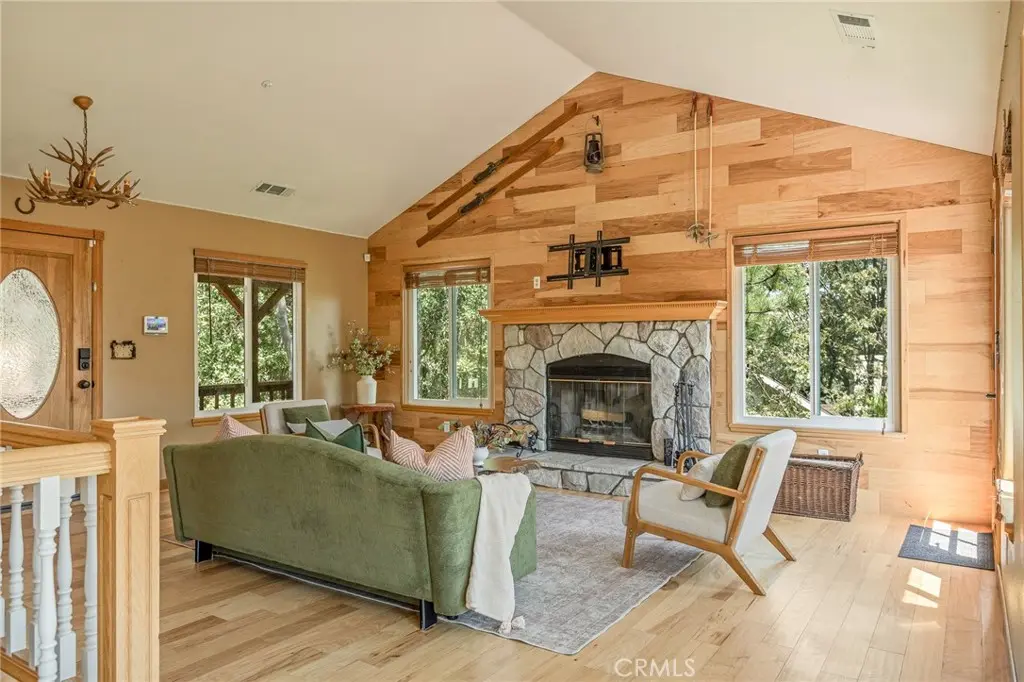 1208 Aleutian, Lake Arrowhead, CA — listing photo 1