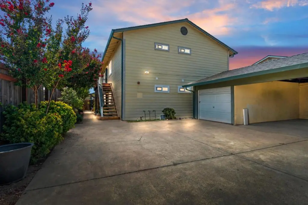 Triplex for sale at 231 N K Street, Livermore, CA