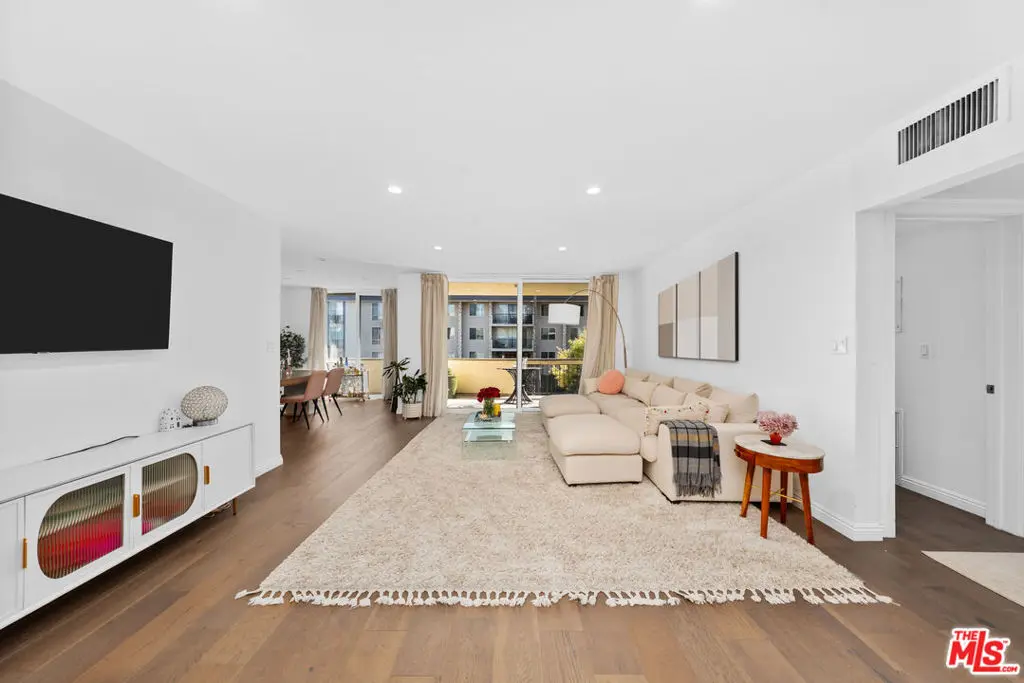 Condominium for sale at 11970 Montana Avenue 207, Los Angeles, CA featuring 3 beds and 3 baths