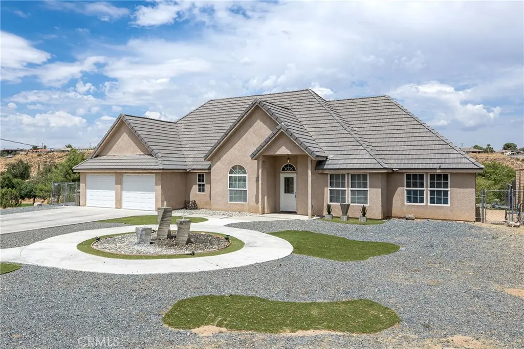18166 Bangor, Hesperia, CA — listing photo 1