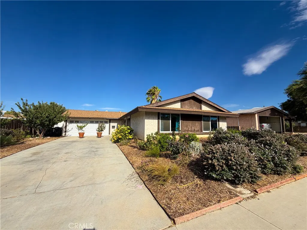 44148 Gingham Avenue, Lancaster, CA — listing photo 1
