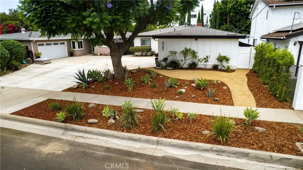 5747 Agnes Avenue, Valley Village, CA — listing photo 1
